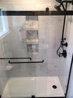 Final photo with glass shower door installed