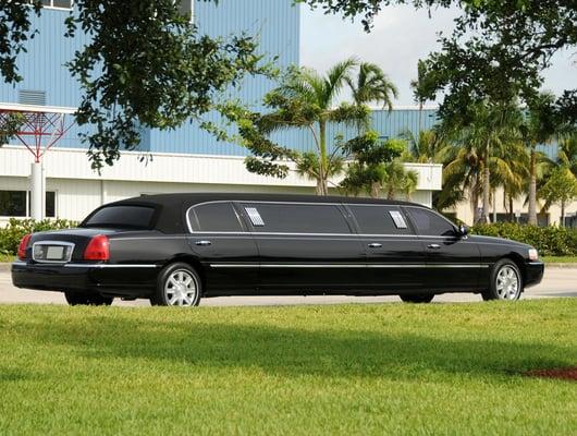 Various Limousine Fleets for your various Events: Stretch Limos, Town Cars, Party Buses
 Website: www.mesalimophx.com