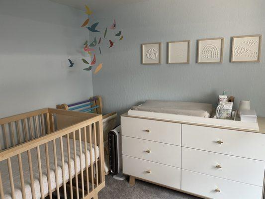 Sparrow crib and 6-Drawer Dresser