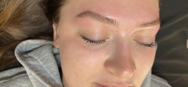 Brow tint & Wax