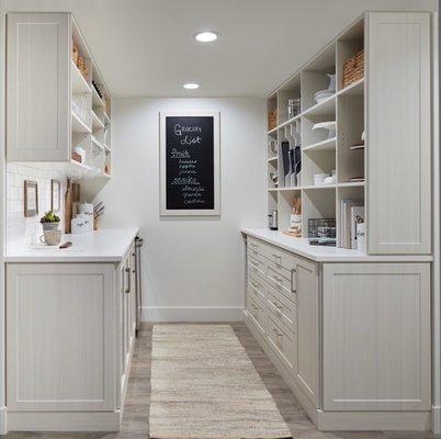 An organized pantry is a beautiful thing to behold!