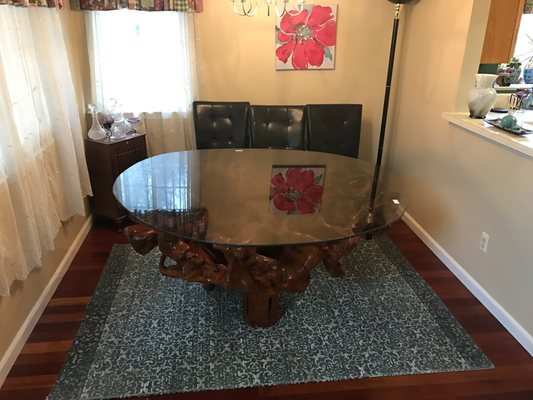 Custom root table with custom glass