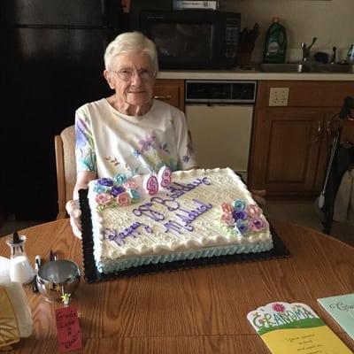 On Sunday, August 2, 2015, I picked up a Hy Vee half sheet beautifully decorated birthday cake for a 98 year old person.