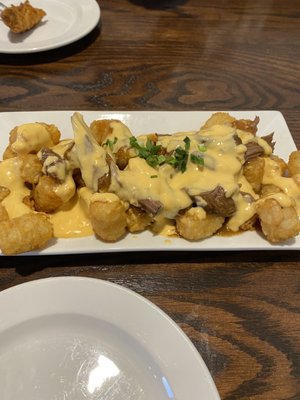 Tater tot poutine