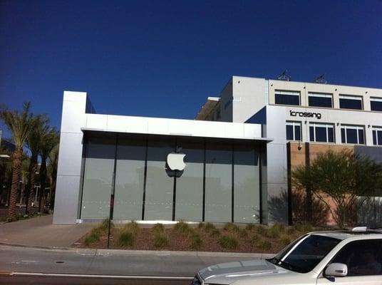 Our new office in Scottsdale Quarter, conveniently located near the Apple Store :)