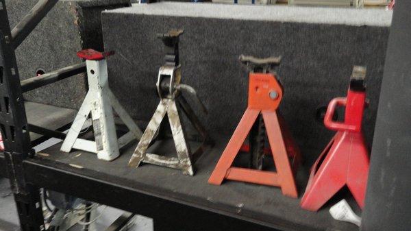 Used car jacks and stands for sale in Memphis.