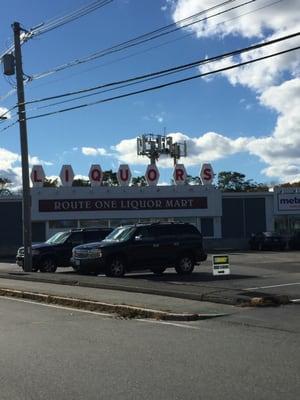 Route 1 Liquor Mart Of Foxborough -- 29 Washington Street / Route 1, Foxborough         Storefront