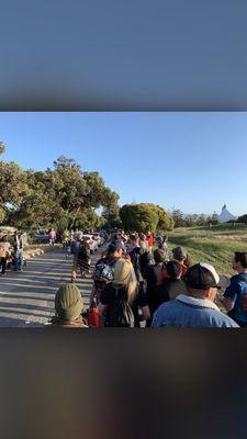 The line Saturday for dead and co. Backed up to the golf course.