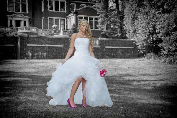 bride at Glensheen Mansion