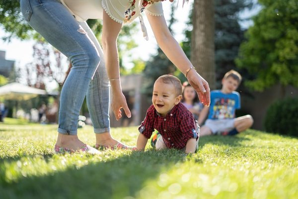 Motherhood Copywriter: Parent+Children content specialist.