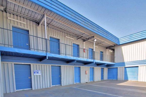 self storage facility, harbor city ca 253rd st exterior