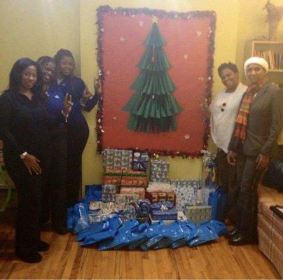 Community Service with my sorority (Zeta Phi Beta Sorority, Inc.) sisters | Holiday gift distribution