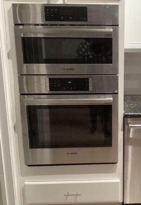 Oven and microwave installation