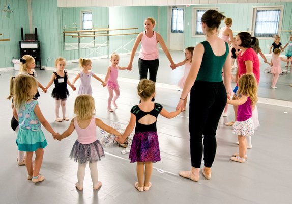 Relevé Dance School