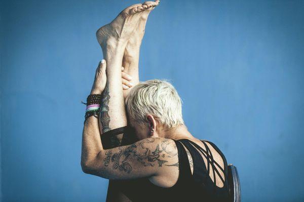 profile of nina be, yoga instructor