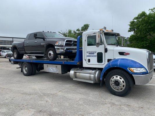 affordabl towing services in Arlington, Texas and surrounding areas. Call us at 817-706-9285 or book online at https://www.expresstowingdfw.