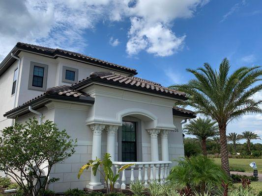 After - Lutz home with our expertly installed seamless gutters and downspouts