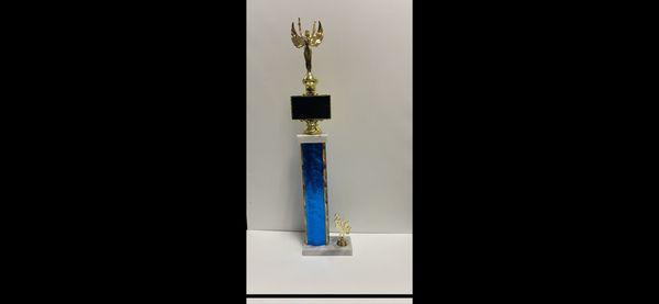 18 inch trophy with square riser