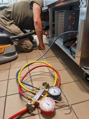 Commercial freezer repair