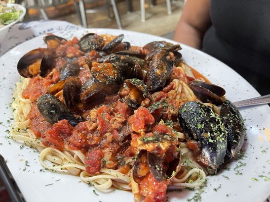 Mussels Marinara over Linguine