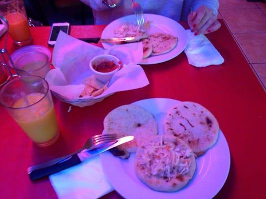 Queso con churrasco and maracuya juice.