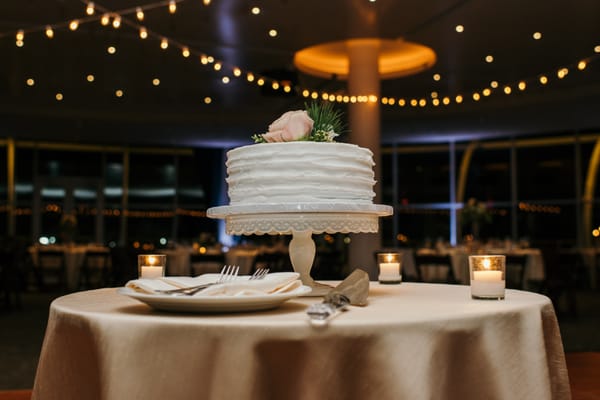 Our beautiful wedding cake from Molly's Gluten Free Bakery! Photo by Studio 29 Photography