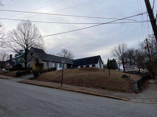 Grace Lutheran Church from Bellevue Road.