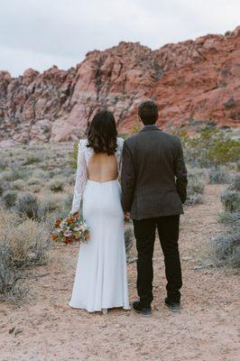 Amanda w/Kristen Joy Photography
 Elopements Las Vegas/Emily Reno
 Location: Ash Springs at Red Rock Canyon (Las Vegas)
 Amy Wong Florals