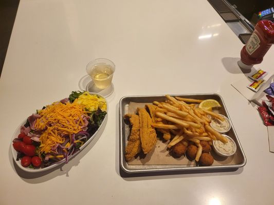 Cob salad, Mascotte,  and fish with fries.