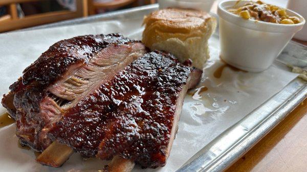 Glazed ribs, roll, Mac n cheese.