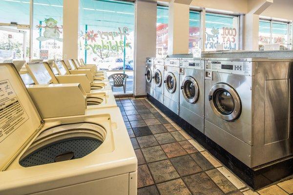 Cool Cat Laundry is the clean and convenient spot, right next to the U of A campus, for your laundry needs...