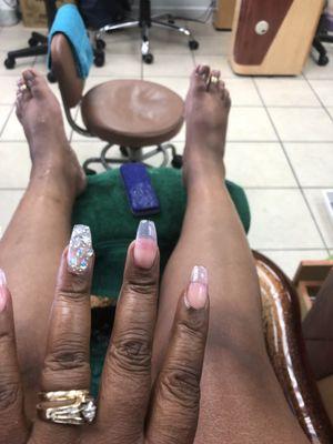 Horrible nail services. I didn't ask for coffin nails. And there awful. Bad customer service