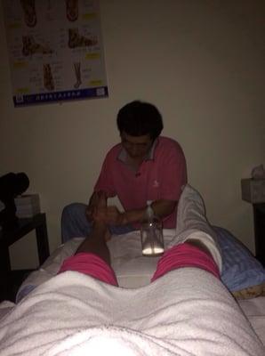 Tom!! Very good strong foot massage!!