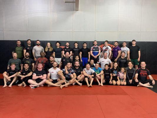 Group pic of BJJ class