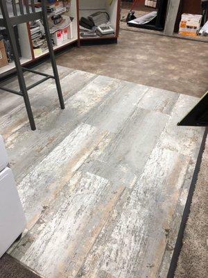 Serenbe "Crackled Wood" LVT