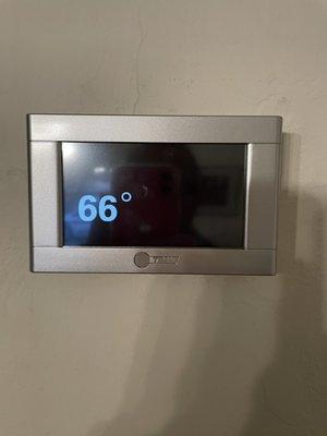 Digital thermostat connected to Bluetooth