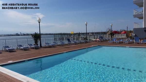 Beautiful Waterfront Pool at #405 Assateague House