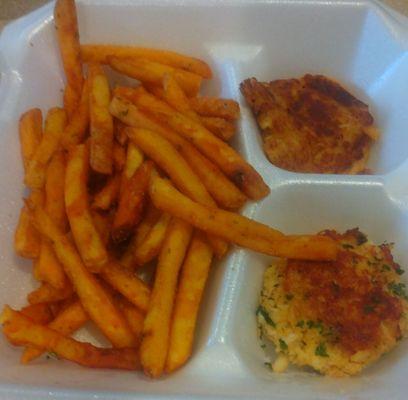 Crab cakes and fries combo