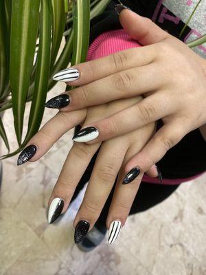 Nails design black and white.