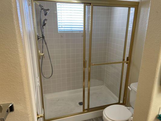 Framed shower sliding doors