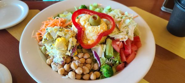 Scoop salad with egg salad