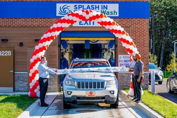 You can trust Splash In to get your car extra shiny and clean.