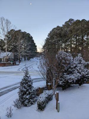 Snow at Crosstown. Photo taken around 7:50am on January 22, 2022.