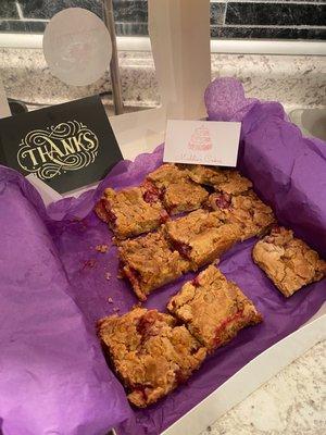 raspberry blondies