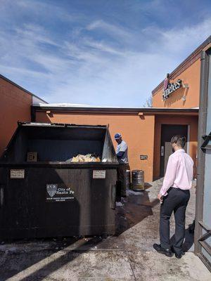 Apple bees clean out in santa fe