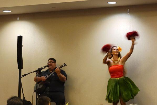 Entertainment from the outstanding Polynesian Cultural Center!