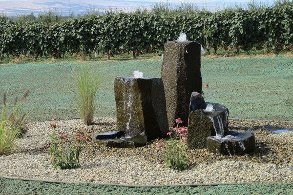 Pondless waterfeature