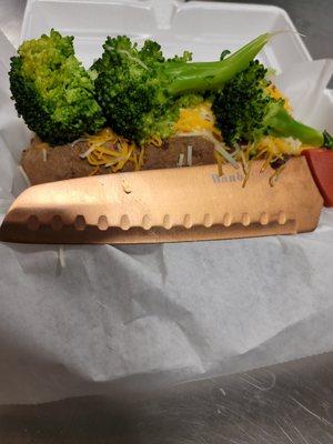 Broccoli and cheese potatoe