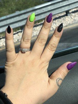 Halloween nails neon glow in the dark green purple glitter matte black with spider webs