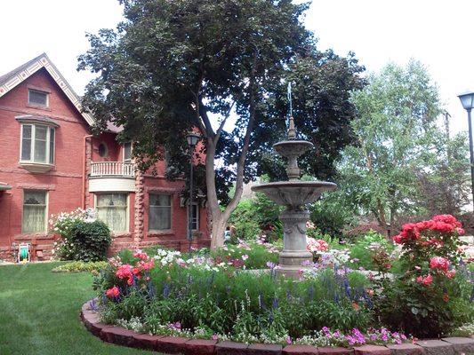 The Callahan House and fountain.